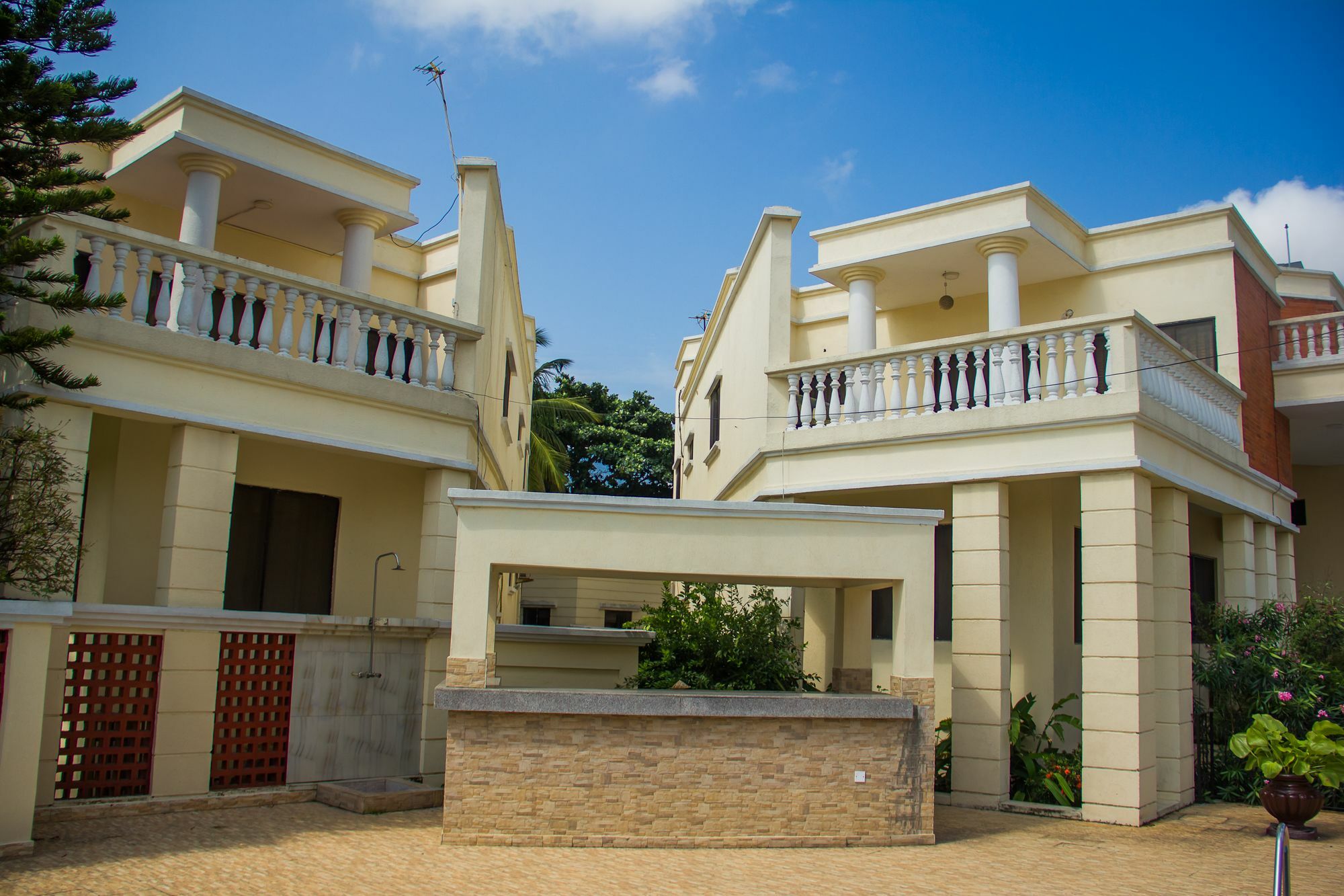 La Patriache Lodge Aliayabiagba Exterior photo
